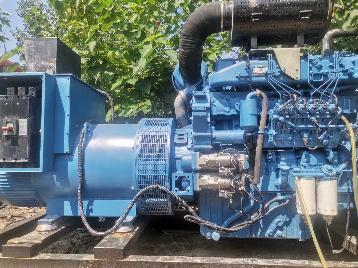 岳麓详细说明降低 800kW 柴油发电机输出电流波动的方法