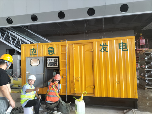 岳麓怎样判断空气滤清器是否需要更换？